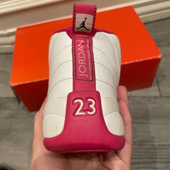 Jordan 12 Valentine’s Day “Vivd Pink” Used Size 5.5 - Picture 6 of 6